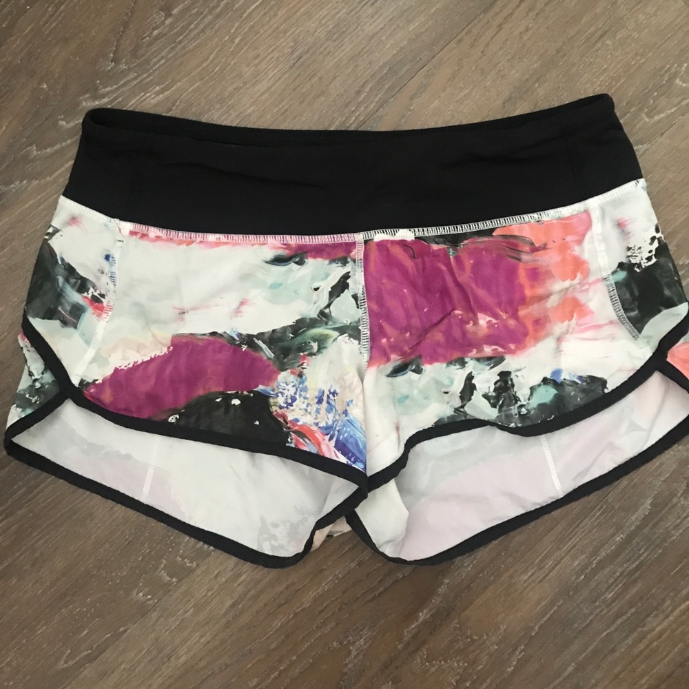 Lululemon Athletica Shorts (Size 6)